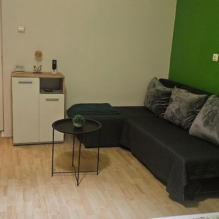 Zizi Apartman Debrecen Luaran gambar