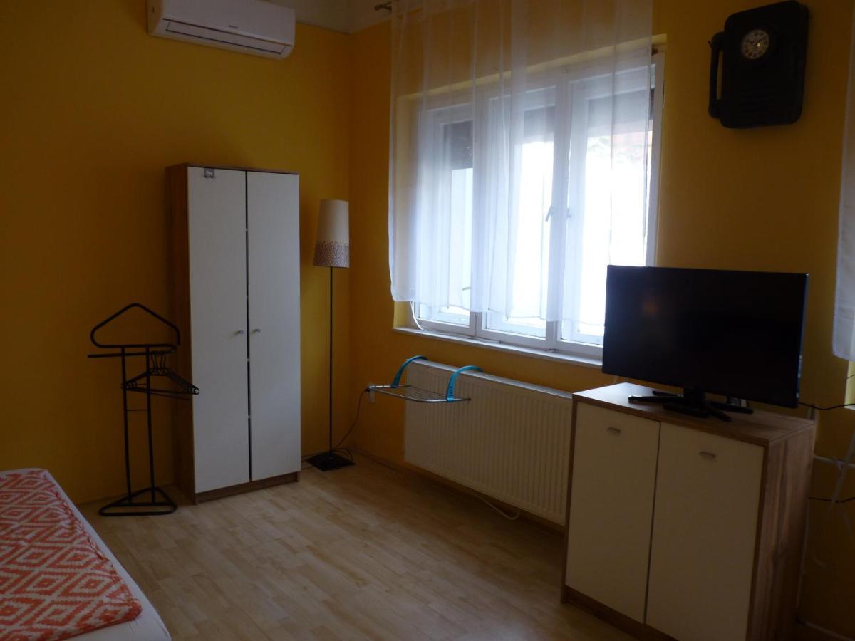 Zizi Apartman Debrecen Luaran gambar